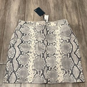 Brand new artitzia Wilfred skirt
